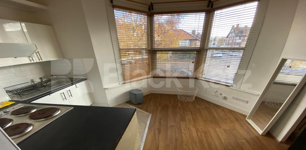 			Studio Apartment, 1 bath, 1 reception Studio			 Leconfield Road , NEWINGTON GREEN-CANONBURY